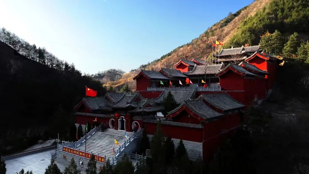 深遊天河(hé)大(dà)峽谷，感受自(zì)然與财富的(de)雙重恩賜